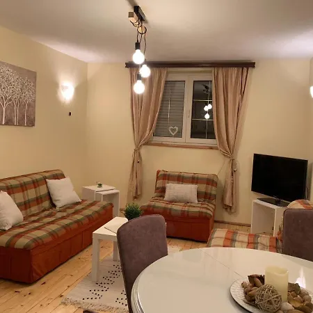 Apartman Ski-in & Ski-out, Filip - 30m From Gondola Brzece Kopaonik