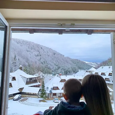 Ski-in & Ski-out, Filip - 30m From Gondola Brzece Apartment Kopaonik