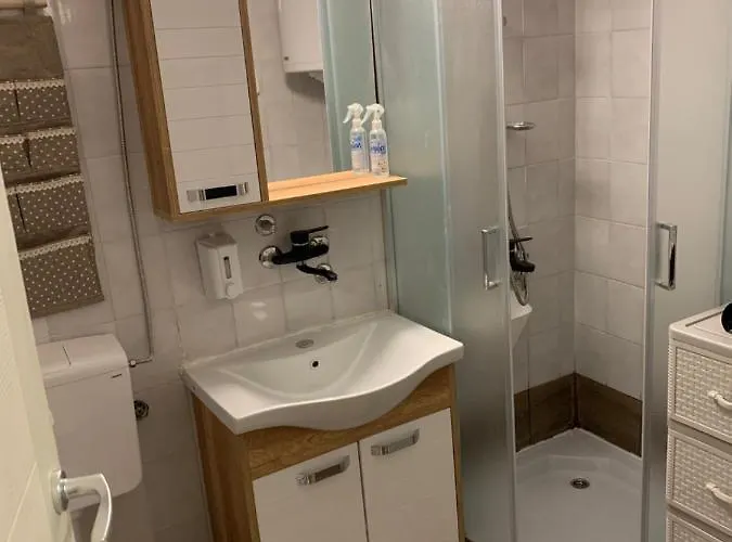 Ski-in & Ski-out, Filip - 30m From Gondola Brzece 아파트 *